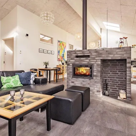 10 Person In Hj Rring Holiday home *